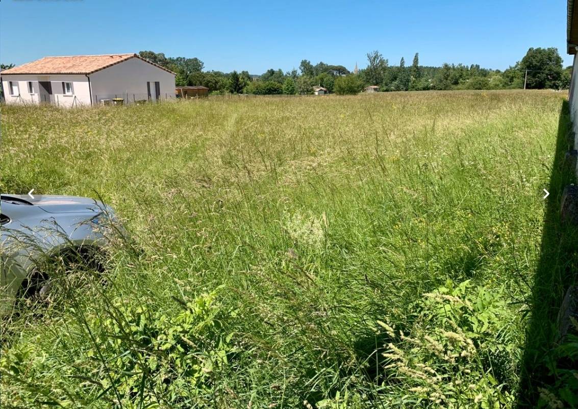 Terrain à batir de 1100 m² Monsegur proche La Réole proche Duras